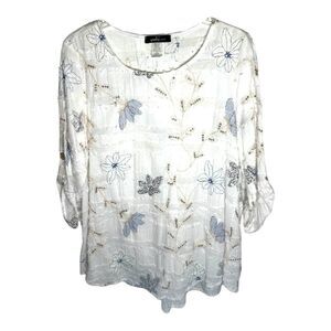 Yushi white tunic embroidered flowered top with sequence Top w/frayed edges